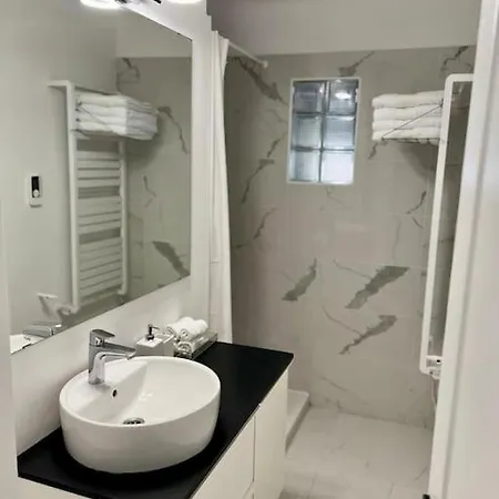 Apartment Le B Plage, 4 Personnes, Climatisation, Parking *
